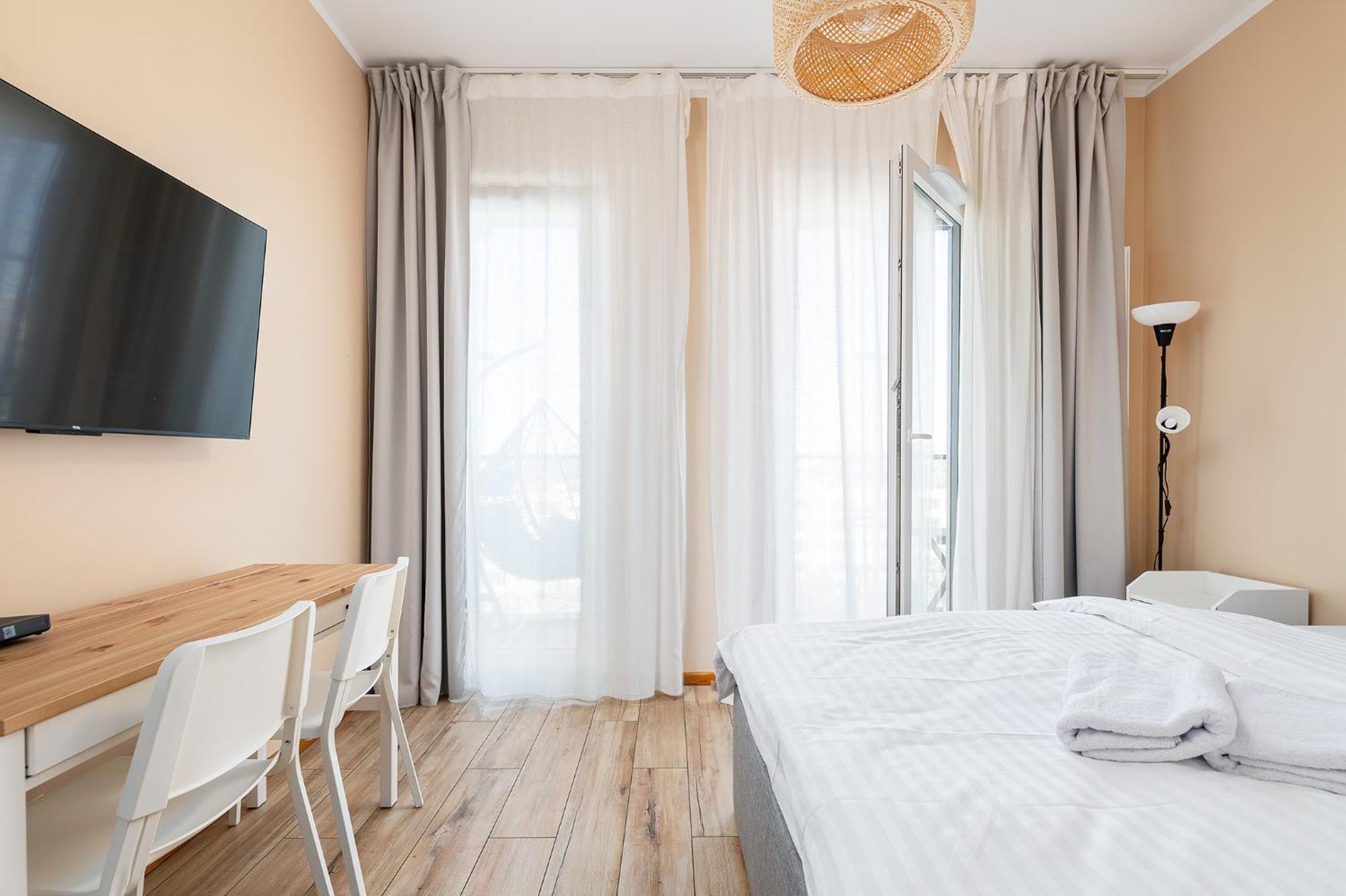 Rentplanet - Apartamenty Kasprzaka Варшава Екстериор снимка