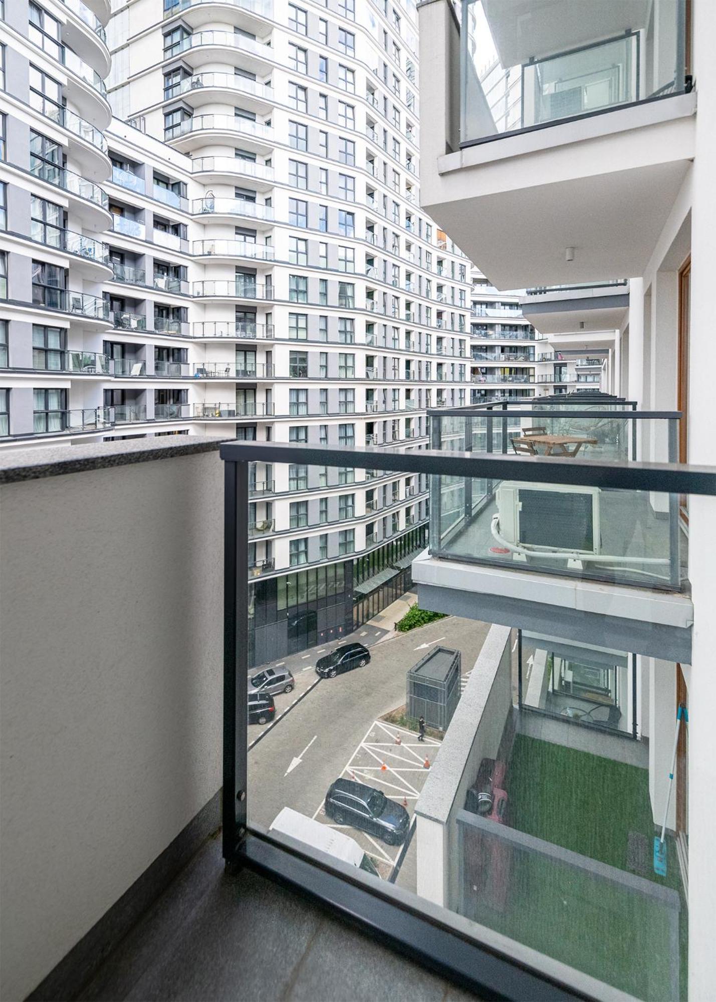 Rentplanet - Apartamenty Kasprzaka Варшава Екстериор снимка