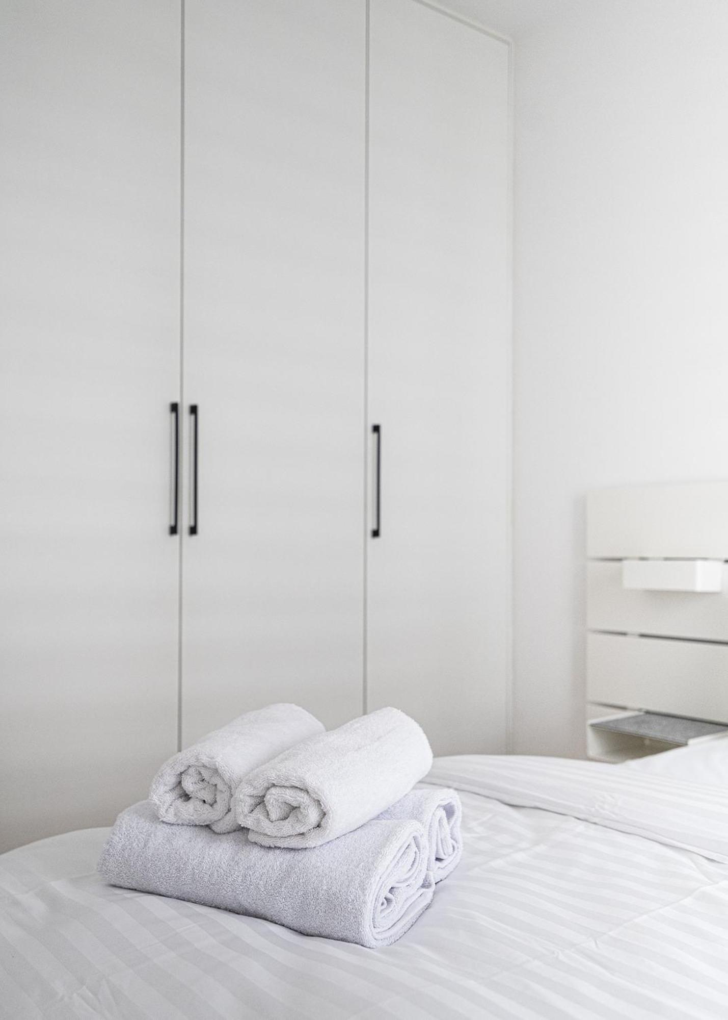 Rentplanet - Apartamenty Kasprzaka Варшава Екстериор снимка