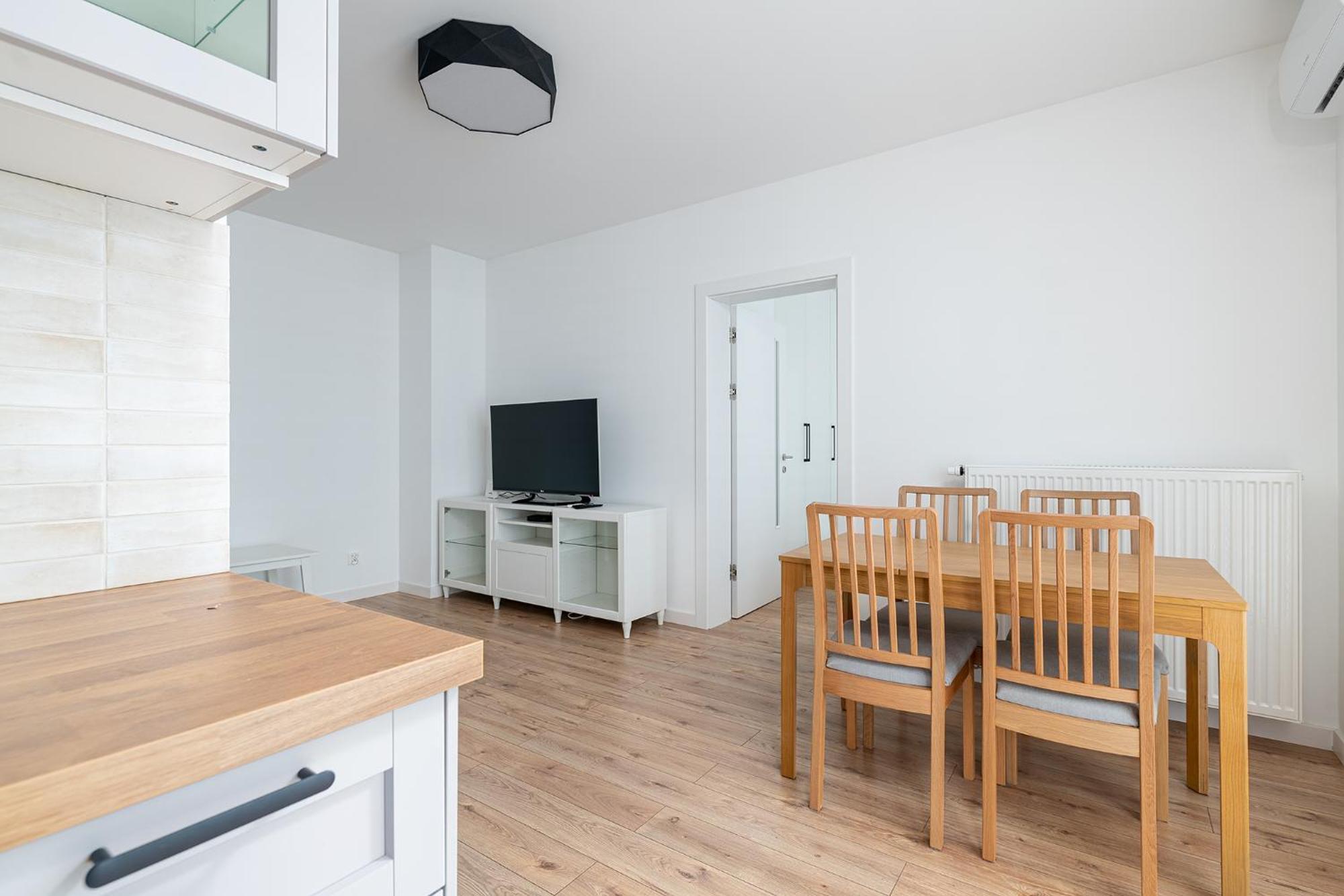 Rentplanet - Apartamenty Kasprzaka Варшава Екстериор снимка